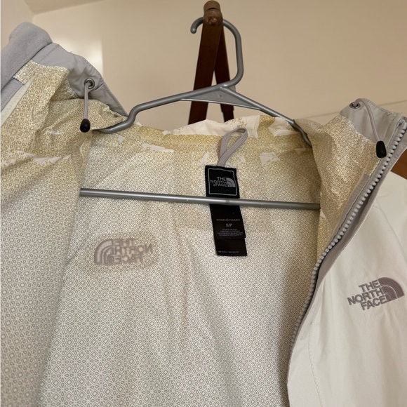 The North Face White Hooded Jacket - Picture 3 of 3